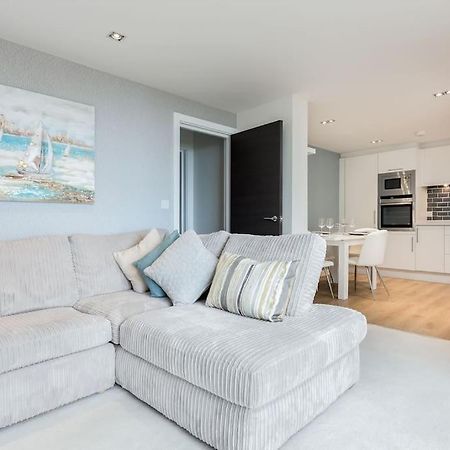 Stunning 2 Bed Apartment, Fabulous Sea View & 2 Minutes To Beach With Parking Bournemouth Exterior foto